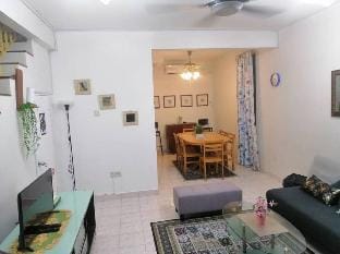 Skudai Cozy house w/ free parking (UTM, legoland) Vacation rental in Johor Bahru