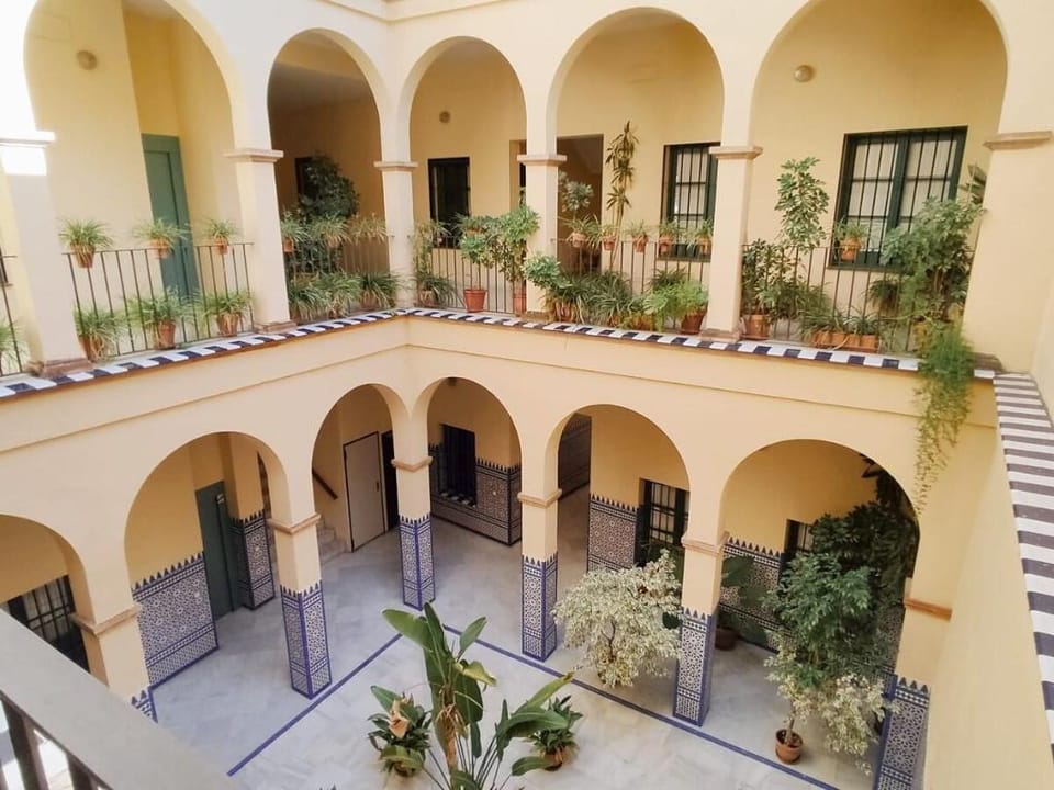Bright Apartment at Santa Cruz 4 pax Parking Opc Apartment in Seville