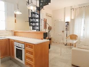 Duplex Terraza Santa Cruz familias 5pax, Garaje OR Apartment in Seville