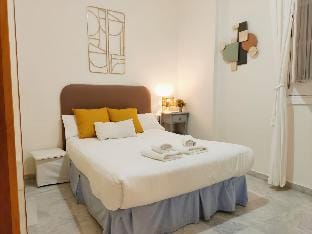 Duplex Terraza Santa Cruz familias 5pax, Garaje OR Apartment in Seville