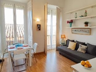 Cozy apartment with beautiful views, 4 Pax Park Op Apartment in Seville