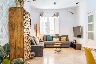 Bright & Independent Townhouse 3BD 7pax Park Opt Vacation rental in Seville