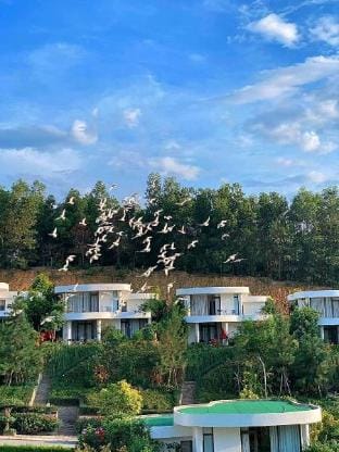 Ivory Villas & Resort  - View đồi núi  Villa in Laos