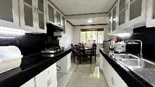The Habitat Subic: Cozy Retreat Vacation rental in Subic