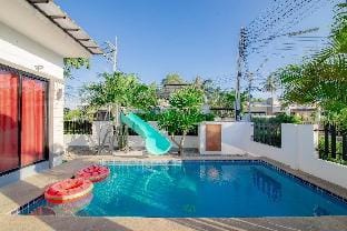 Bor Fai Villas Villa in Hua Hin District