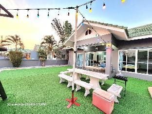 Miami Hua-Hin Private Poolvilla from beach 8km Villa in Hua Hin District