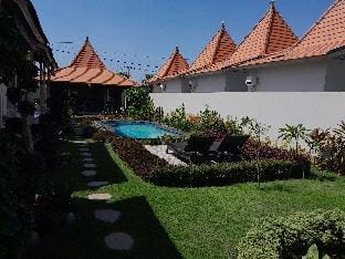 Maha Rama 4 Apartment in Abang