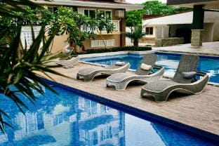 Affordable Luxury@The Layover Pad, J&J Residences Apartment in Lapu-Lapu City