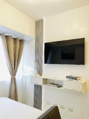 * *R2 Minimalist Snug Haven Apartment in Iloilo City