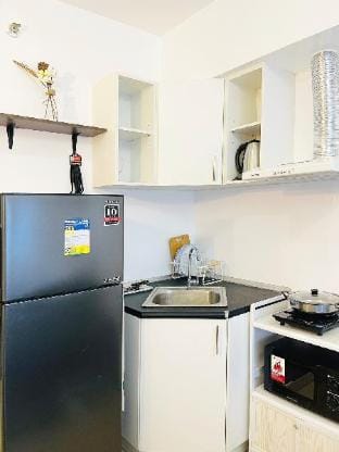* *R2 Minimalist Snug Haven Apartment in Iloilo City