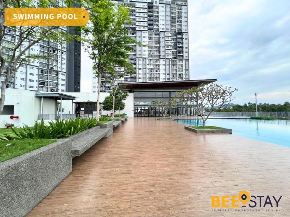 Nilai 5PAX 10 Mins to Aeon Shopping Mall/Pool View Apartment in Negeri Sembilan, Malaysia