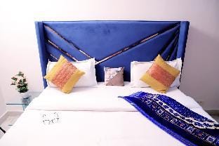 Divine India Service Apartmemt 1Bhk , D-198,UGF Vacation rental in Delhi