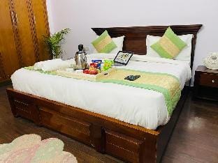 Divine India Service Apartment, D-36 4BHK Apartment in Delhi