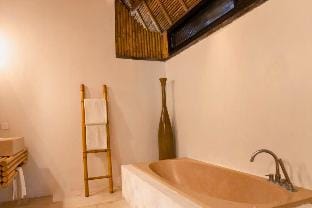 Cadudasa Beachfront 6 BR Private Pool Villa AN30A Villa in Bali