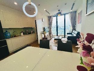 Luxury apartment on high floor at Vinhomes Skylake Apartment in Laos