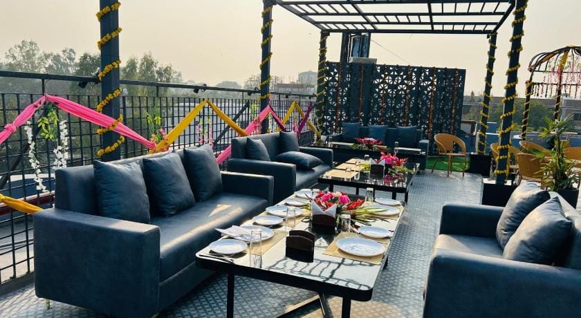 Hotel President Agra near Taj mahal Hotel in Agra