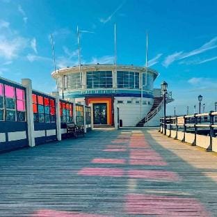 Waves Apartment in Worthing