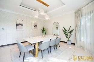 Incredible 6BR -Beachfront Villa-Palm Jumeirah Villa in Dubai