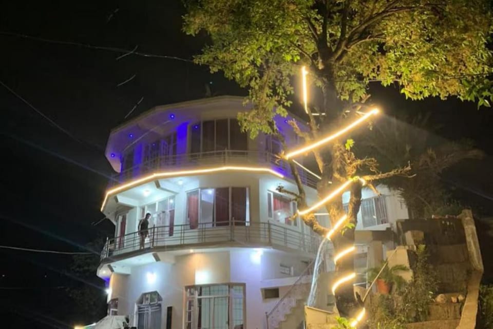 Goroomgo Hotel Aqua Waterfall Dharamsala Hotel in Punjab, India