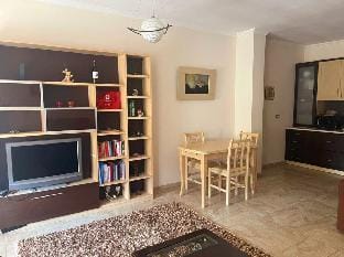 Central Tirana Spacious, Bright & Quiet Apartment Apartment in Tirana