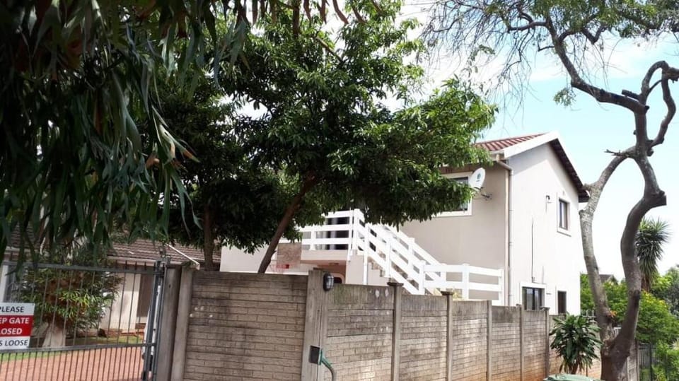 Gorgeous Self Catering Cottage off Umhlanga Rocks Apartment in Umhlanga