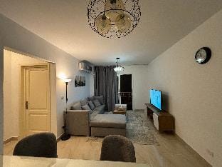 Luxury Inn: 2BR Prime location in Madinaty B12 Apartment in Cairo Governorate
