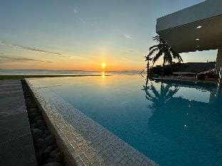 Amazing Beachfront  6Bedrooms Villa  Villa in Hoa Hai