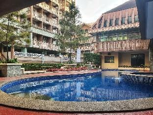 KingBedSuite#1 100mbps | 50"TV w/Netflix | nr Mall Apartment in Quezon City