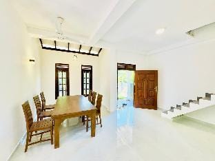 J Home Stay Ukwatta, Gintota, Galle Vacation rental in Galle