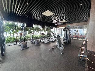 Georgetown Beacon | SkyPool | Family & Baby |9 pax Vacation rental in George Town