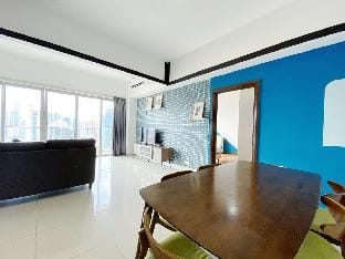 High Floor 2BR KLCC View With Balcony @ Regalia Vacation rental in Federal Territory of Kuala Lumpur