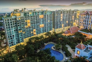 top pool and gym great location big 2BR condo  Apartment in Chiang Mai