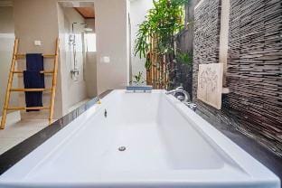 Minara 4 BR Private Pool Villa ZN95A Villa in North Kuta
