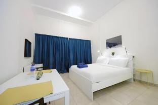 Stylish Studio Dubai Sports City Apartment in Dubai