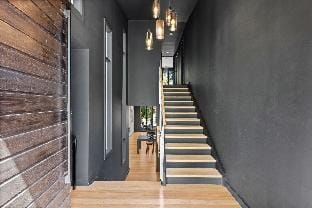 Romantic Lakefront Villa: Cosy Fireplace & Hot Tub Villa in Daylesford