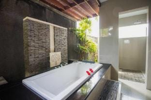 Minara 4 BR Private Pool Villa Y067 Villa in North Kuta