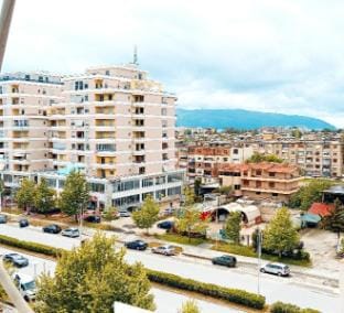 Floral Sweet Home Apartment in Vlorë