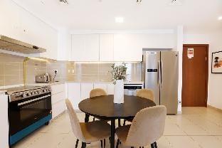Brown Stone - Miracle Garden Hayat Vacation rental in Dubai