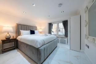 Cozy Haven Suite with patio in Paddington Apartment in City of Westminster