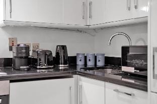 Two bedroom Apartment in Hyde Park Corner Apartment in City of Westminster