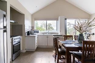 Listen To The Sounds Of The Forrest Vacation rental in Victoria