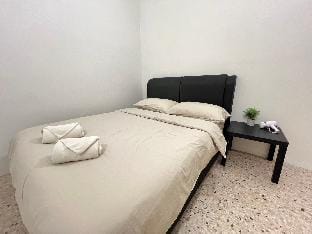Cozy 10Pax 3BR Near TCempedak Beach, Netflix Vacation rental in Pahang, Malaysia