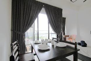 A Lovely, Utropolis Studio Near KDU, FREE Parking Apartment in Petaling Jaya