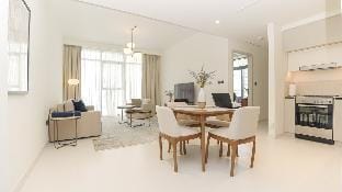 Beachfront 1 BR - Marina Vista Apartment in Dubai