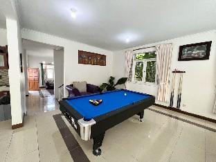 Villa Bandung Dago W Billiard & Private Pool Villa in Bandung