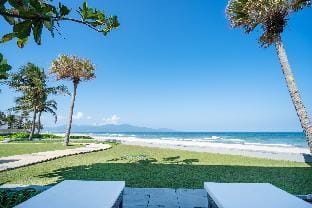Beachfront Villa in 5 star Hyat Resort Villa in Hoa Hai