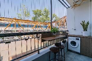 TRAIN VIEW/soundproof door/Balcony/4BRS/HoanKiem Vacation rental in Hanoi
