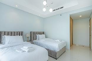 Luxury living I Burj Khalifa & City skyline view  Apartment in Dubai