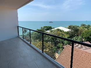 Top-Floor Great Seaview (Escape 7th Floor) Apartment in Chon Buri Changwat