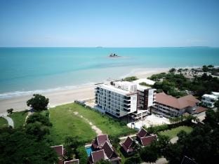 Top-Floor Great Seaview (Escape 7th Floor) Apartment in Chon Buri Changwat